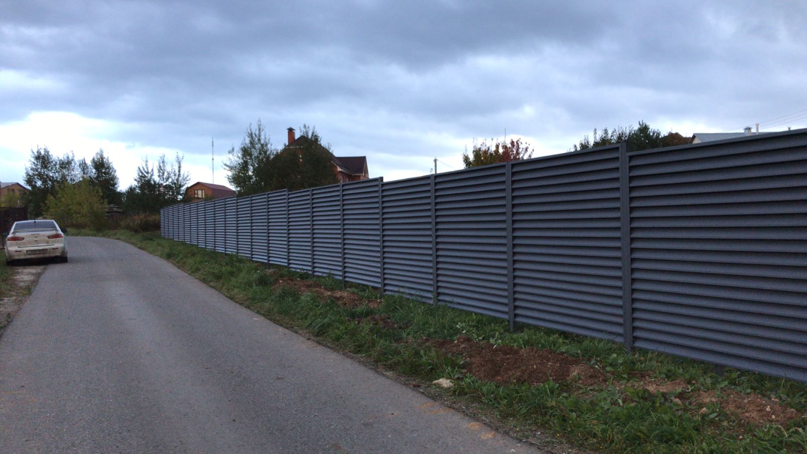 Защищаем пространство стильно: жалюзи-заборы от АНВАДА